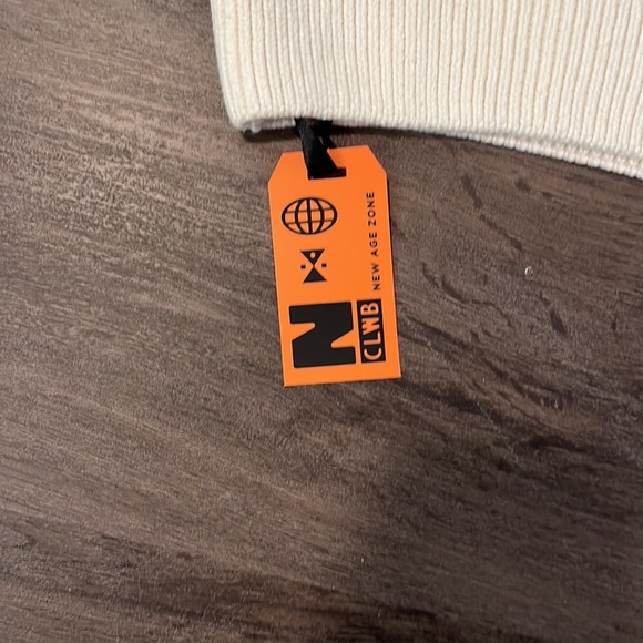 Zara White Turtleneck - Picture 5 of 11